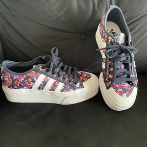 Adidas sneakers, worn twice, received as a gift, but it was too small for me.